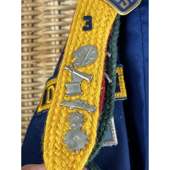 Vintage Cub Scout Boy Scout Uniform Shirt w Multiple Patches Medals Pins - Picture 10 of 16